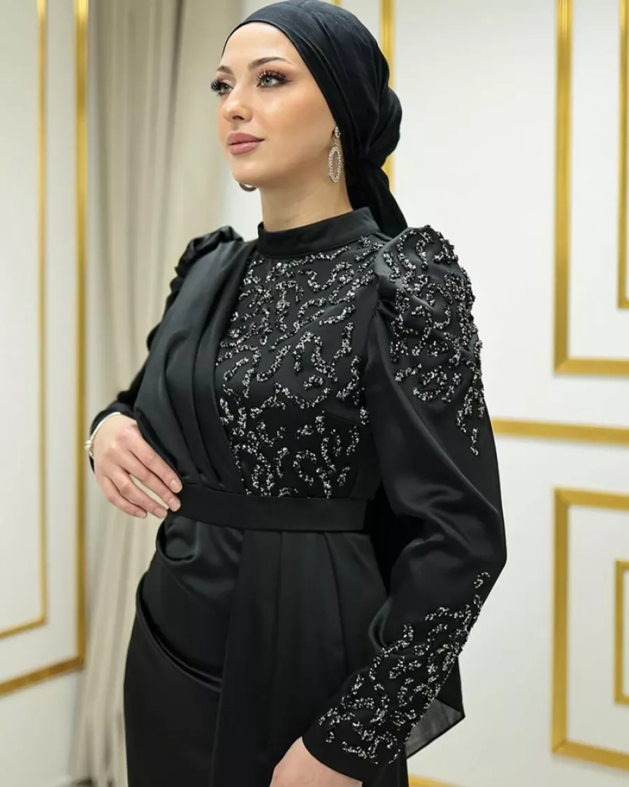 İşlemeli Beden Yan Drape Detaylı Siyah Abiye 2