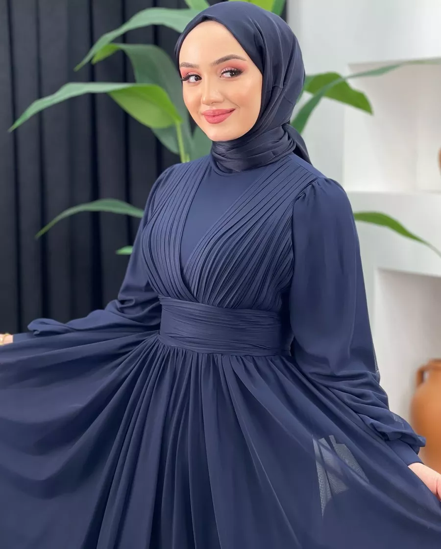 Drape ve Pilise Detaylı Lacivert Tesettür Abiye 2